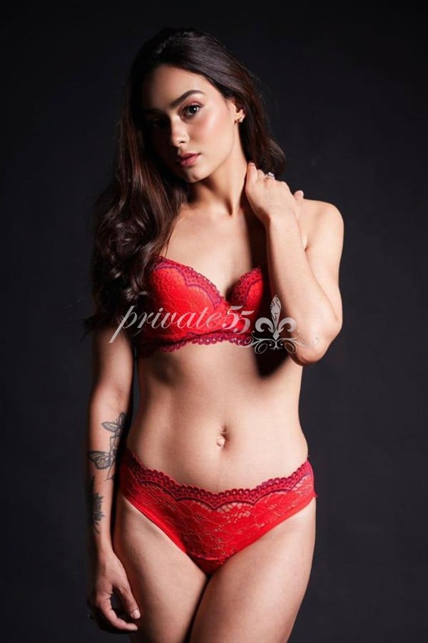 Public photo 19 of Malu  Magalhães