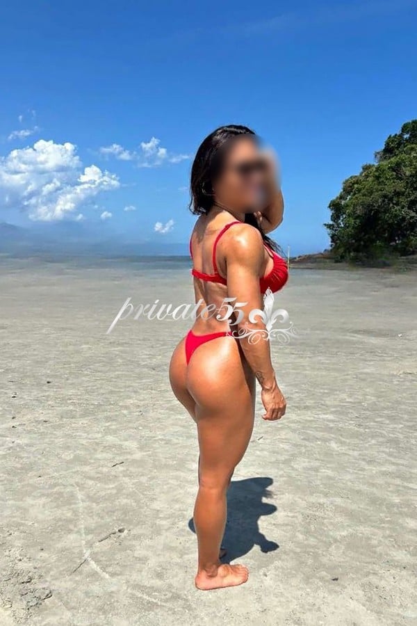 Public photo 9 of Kate Wife