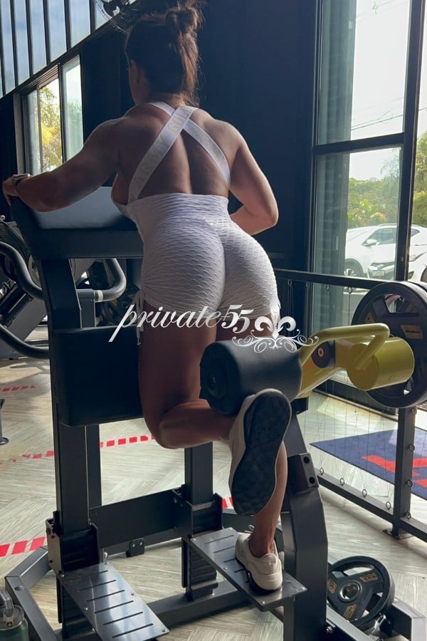 Public photo 6 of Kate Wife