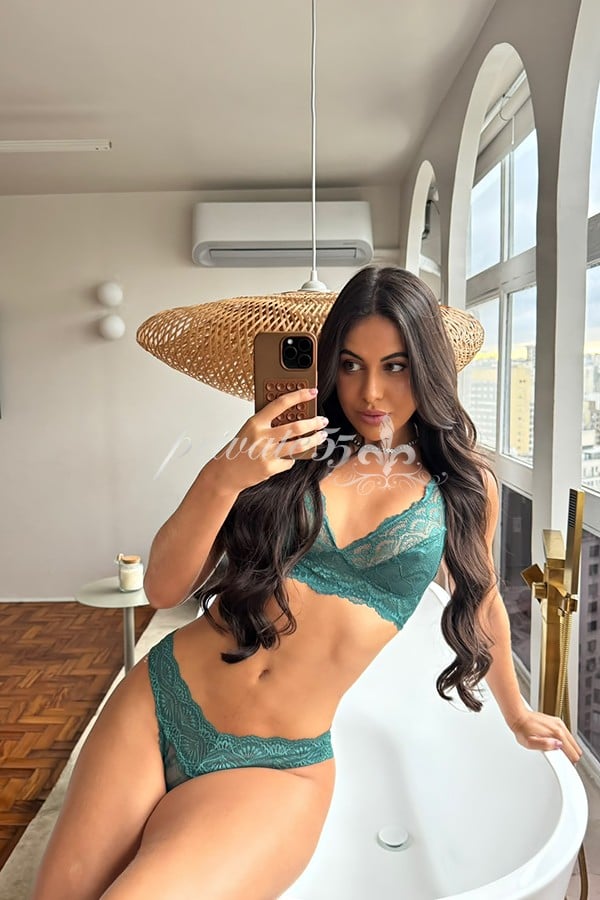 Public photo 4 of Aline  Almeida