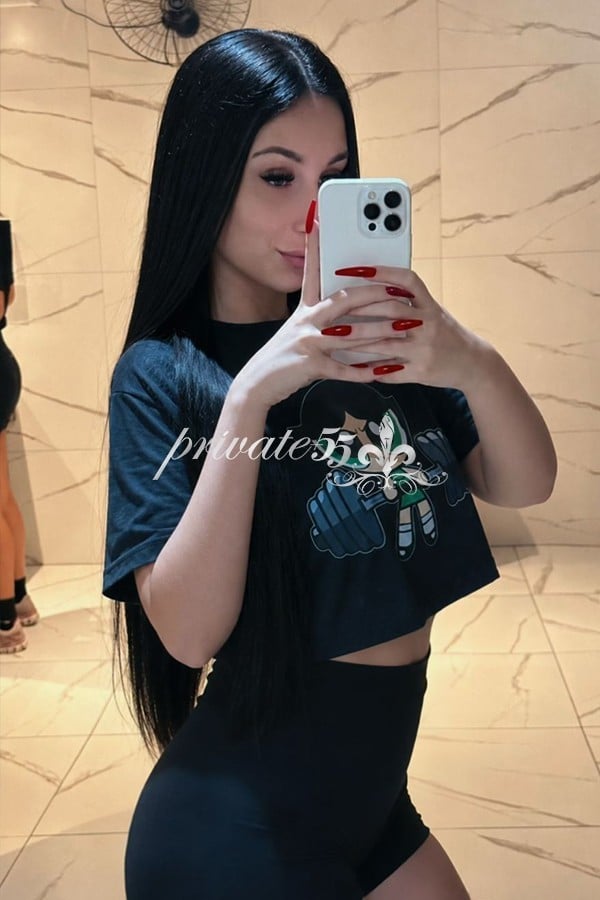 Public photo 7 of Laura Dias