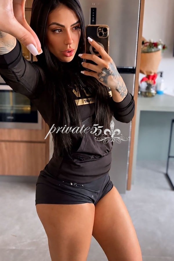 Public photo 10 of Tati Prado