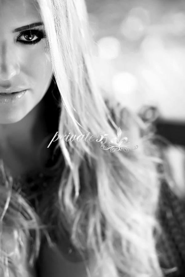 Public photo 23 of Aline Guess