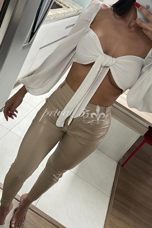 Public photo 11 of Liza Dutra