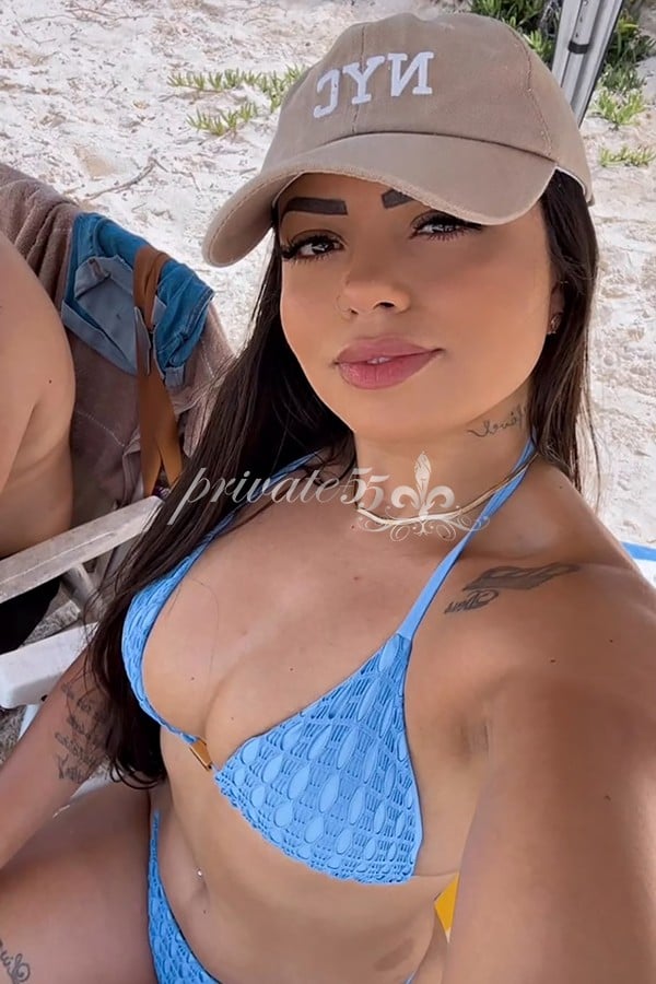 Public photo 7 of Isabelle Bitencourt