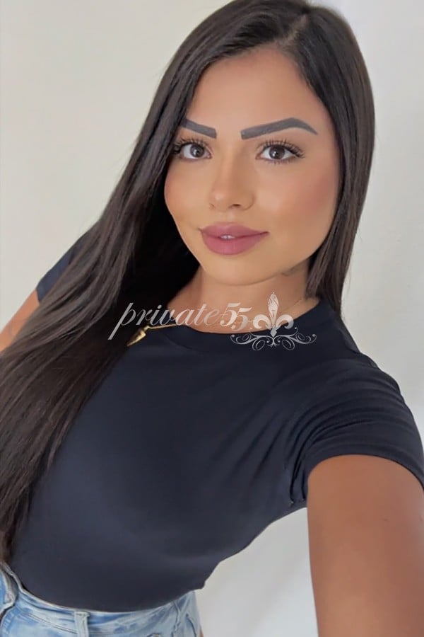 Public photo 3 of Isabelle Bitencourt