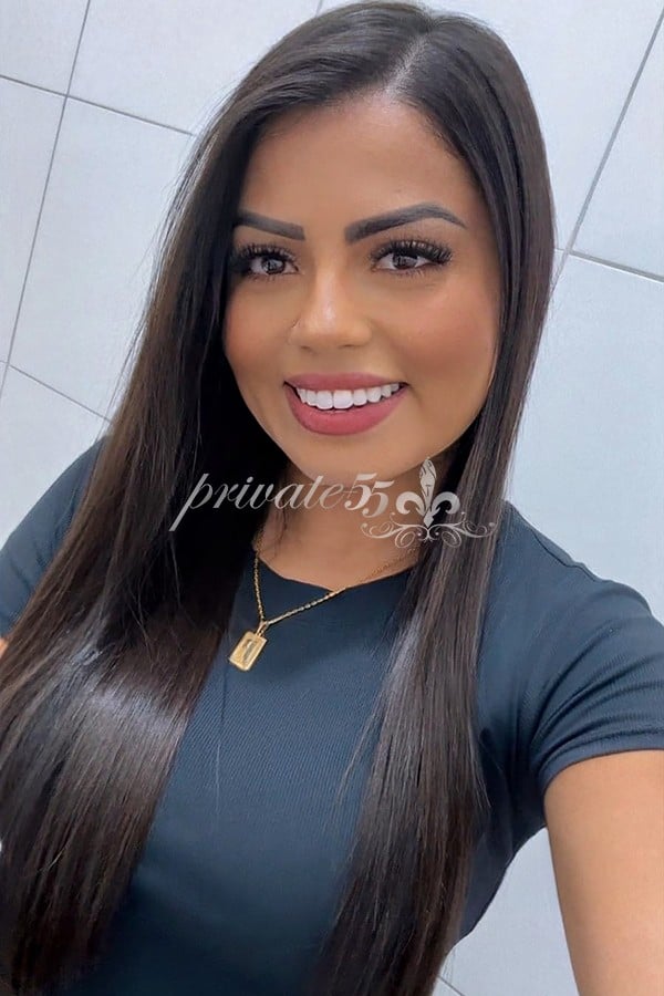 Public photo 2 of Isabelle Bitencourt
