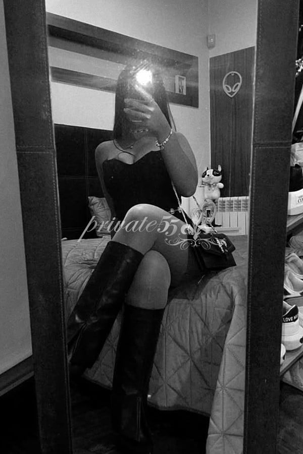 Public photo 15 of Carol Freitas