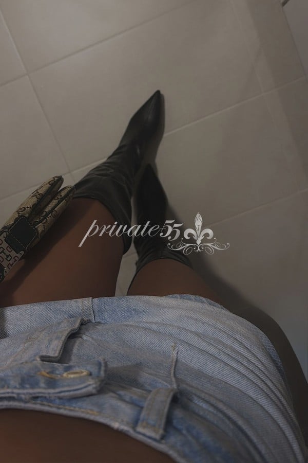 Public photo 13 of Carol Freitas