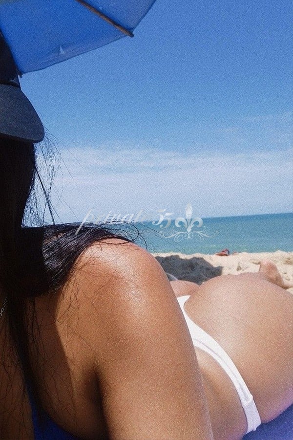 Public photo 11 of Carol Freitas