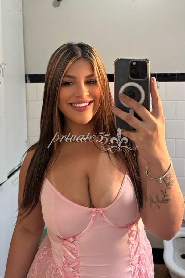 Public photo 19 of Isadora Diniz