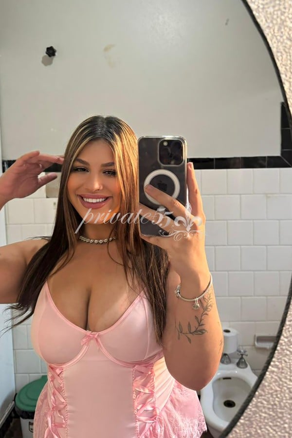 Public photo 17 of Isadora Diniz