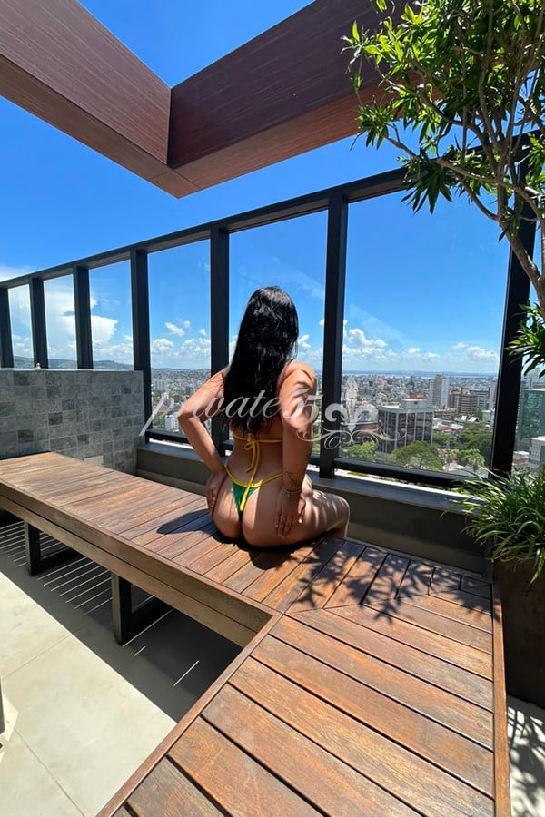 Public photo 7 of Isadora Diniz