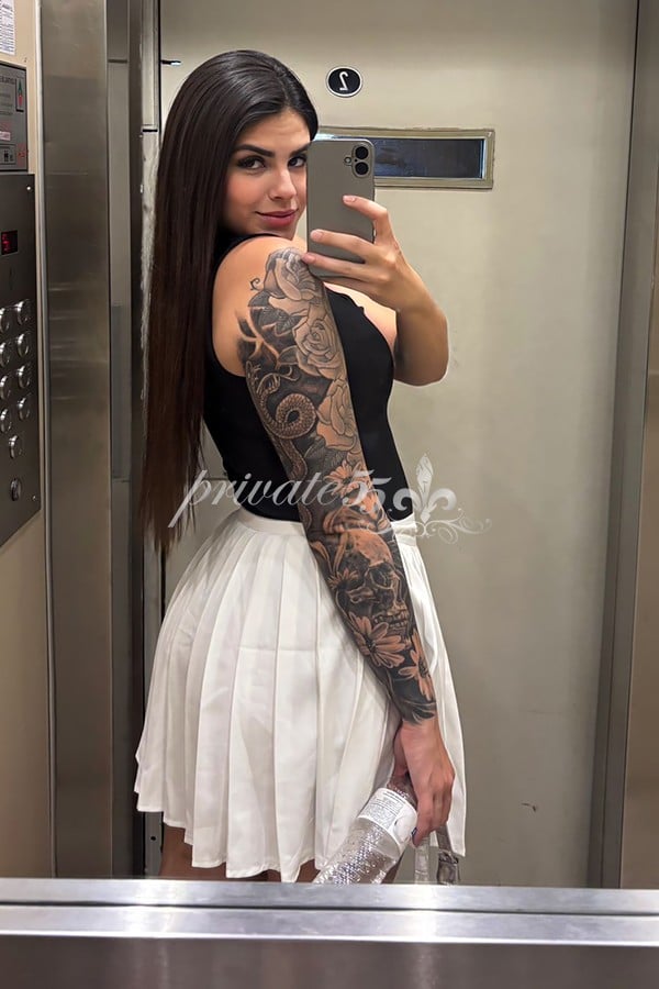 Public photo 7 of Lara Fernandes
