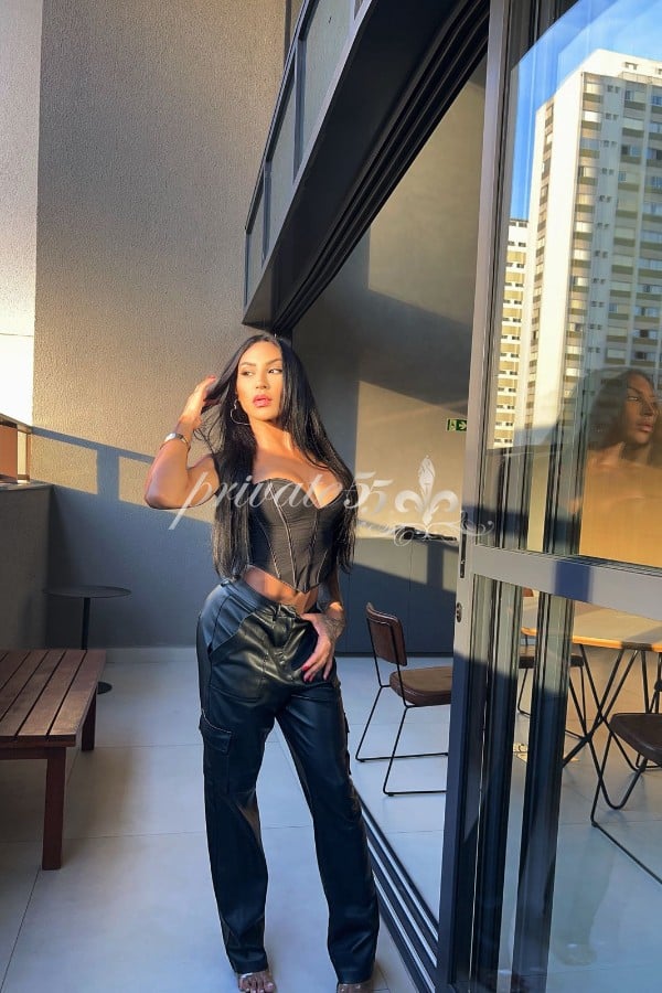 Public photo 21 of Isadora Monteiro