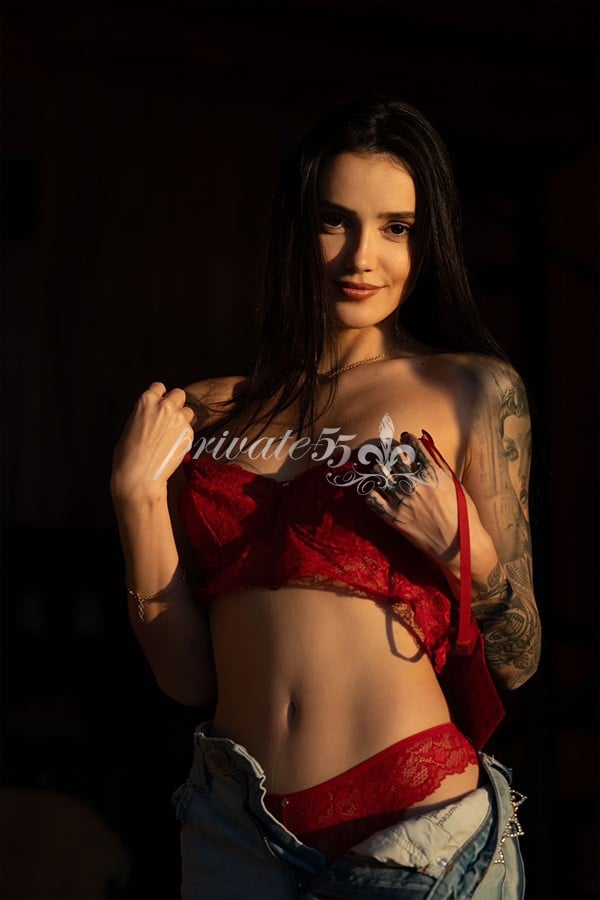 Public photo 27 of Ana Carolina