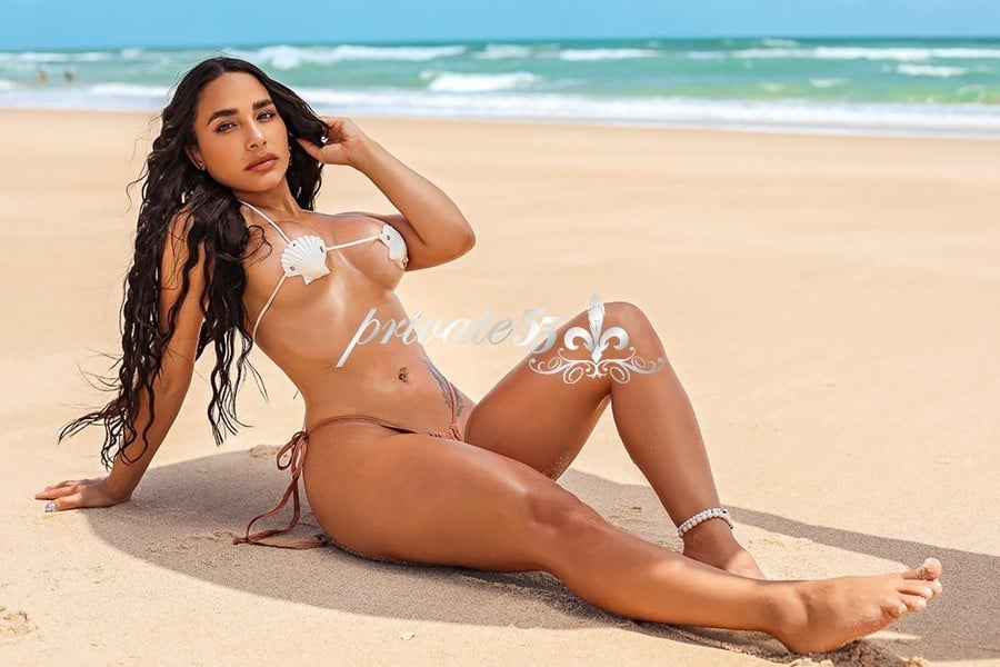 Public photo 27 of Ana Paula