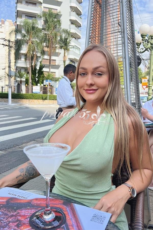 Public photo 3 of Laura Buarque