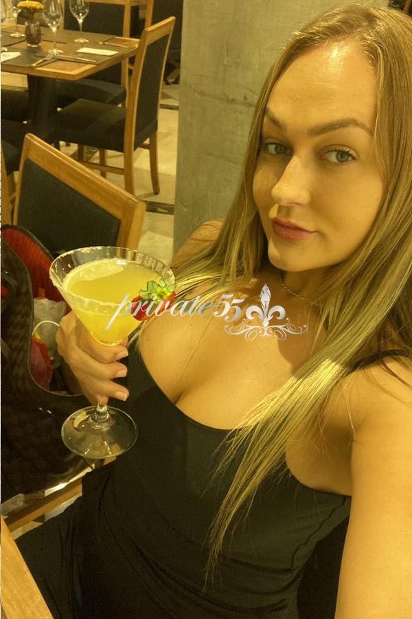Public photo 2 of Laura Buarque