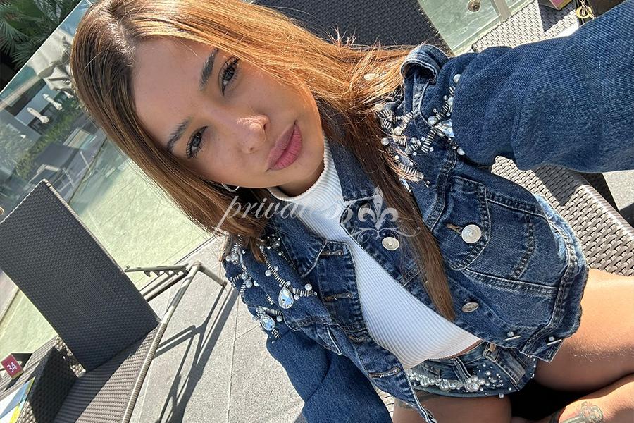 Public photo 2 of Isabella Castro