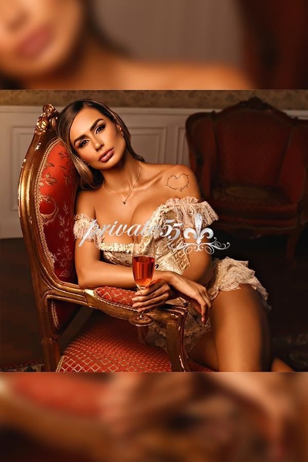 Public photo 5 of Bruna Andrade