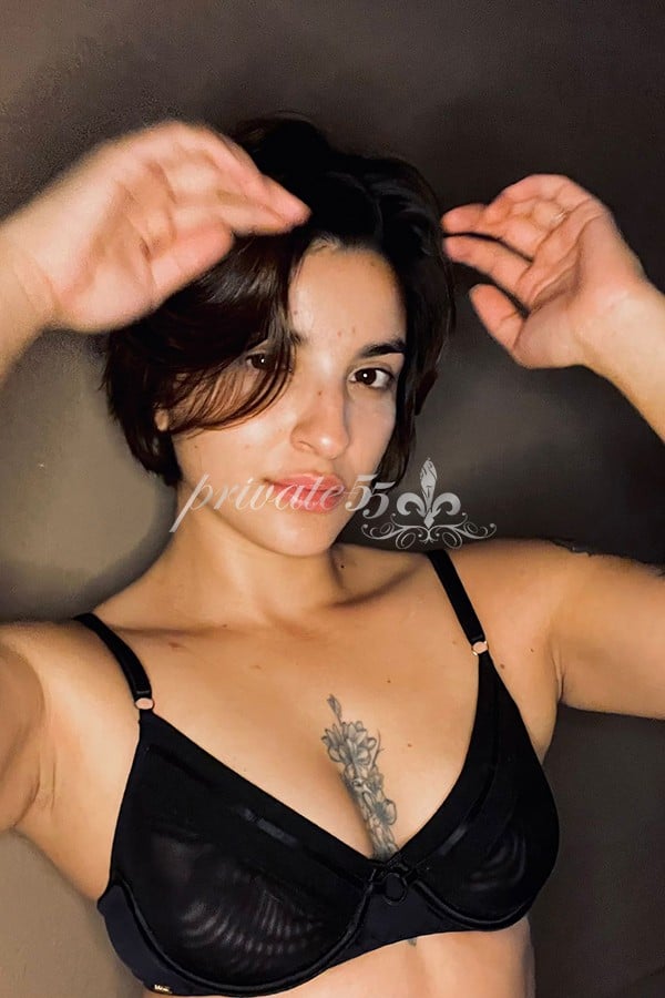 Public photo 8 of Liz Vivaz