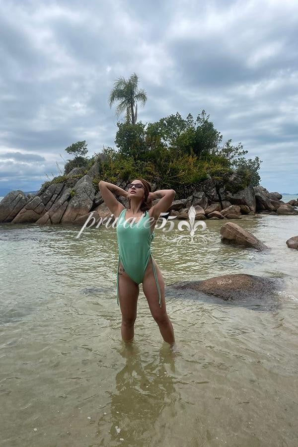 Public photo 5 of Liz Vivaz