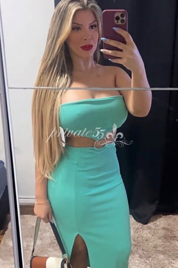 Public photo 7 of Luna Alves