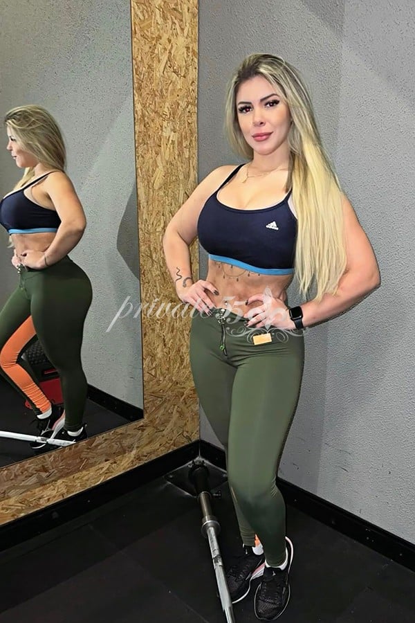 Public photo 2 of Luna Alves