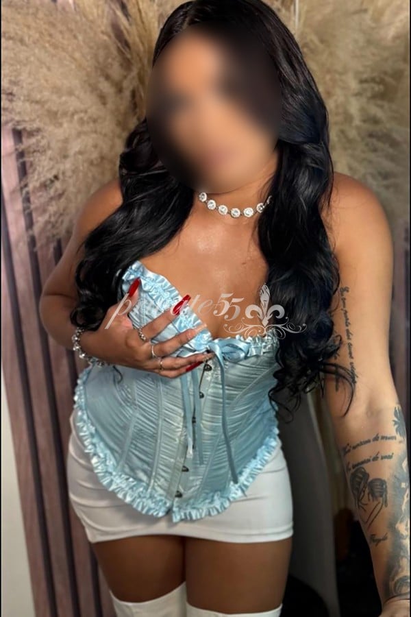 Public photo 2 of Tati Quente