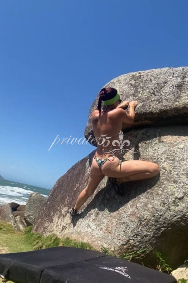 Public photo 11 of Melzinha  Adventure