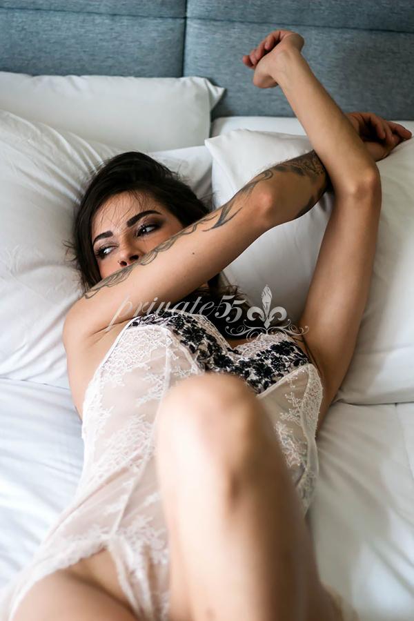 Public photo 26 of Camila Queiroz
