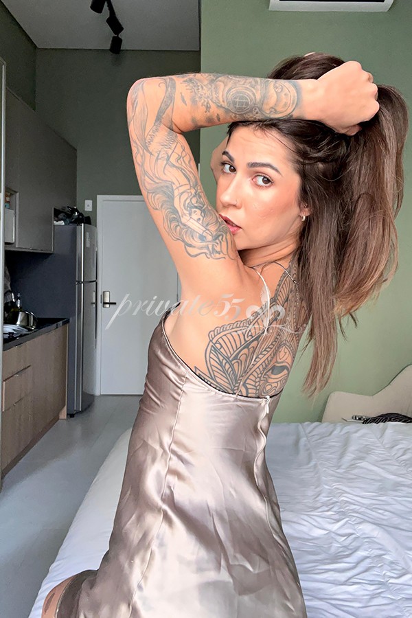 Public photo 15 of Camila Queiroz