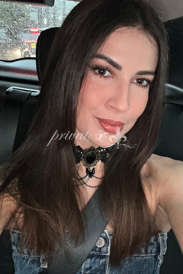 Public photo 9 of Camila Queiroz