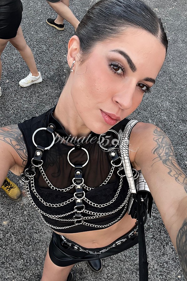 Public photo 7 of Camila Queiroz