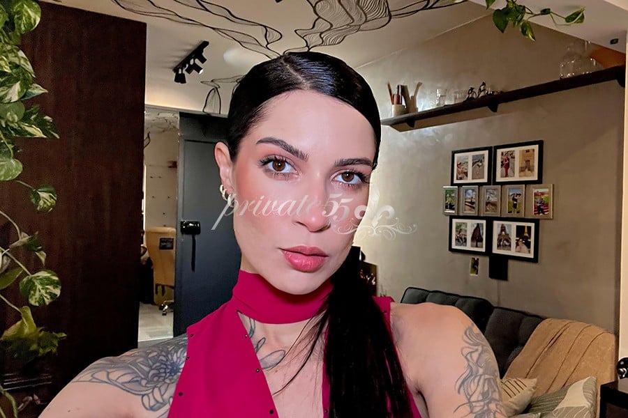 Public photo 2 of Camila Queiroz