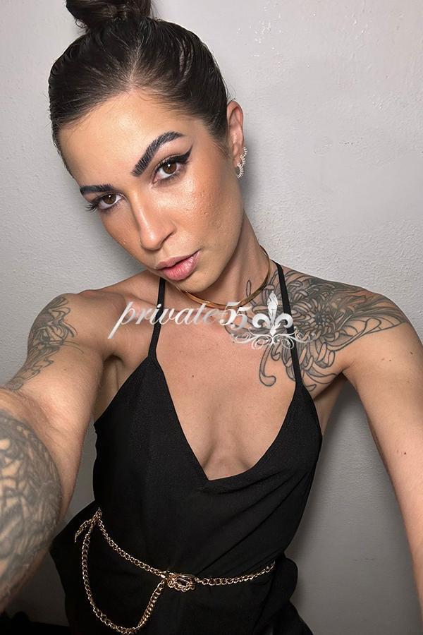 Public photo 11 of Camila Queiroz