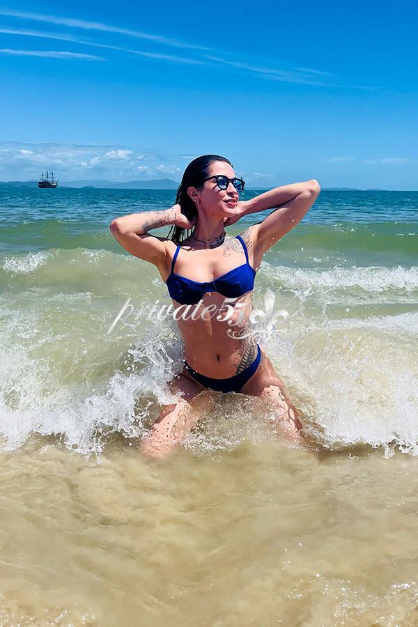 Public photo 3 of Camila Queiroz