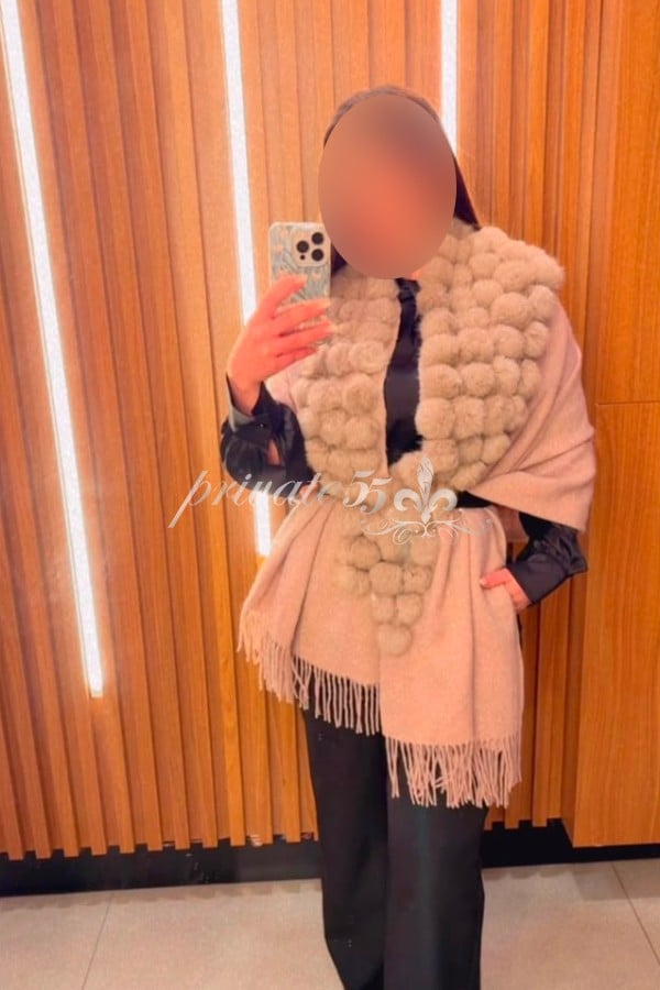 Public photo 10 of Babi Cs