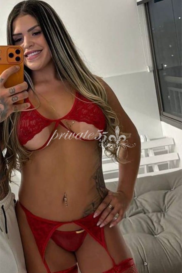 Bia Menezes companion in São Paulo - SP