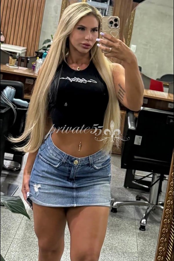 Public photo 4 of Priscila  Andrade