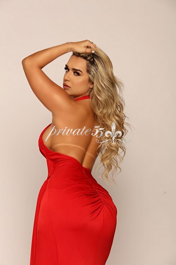 Public photo 11 of Luana Mendes