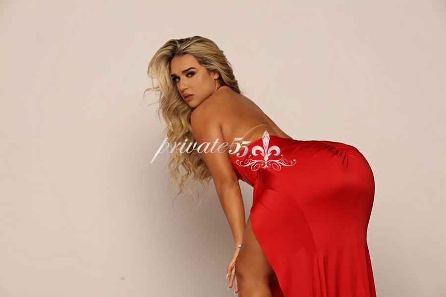Public photo 9 of Luana Mendes