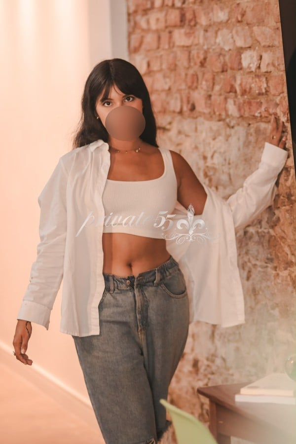 Clara Yanze companion in Copacabana, Rio de Janeiro - RJ