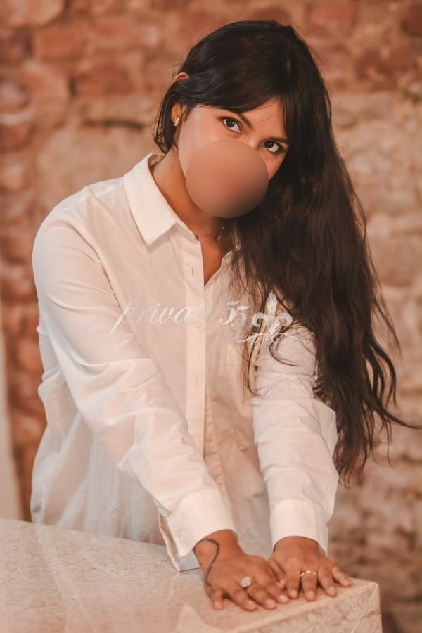 Public photo 8 of Clara Yanze