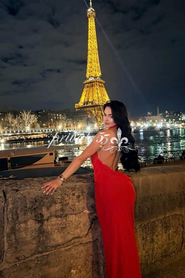 Liara Deltoro, acompanhante, foto 4