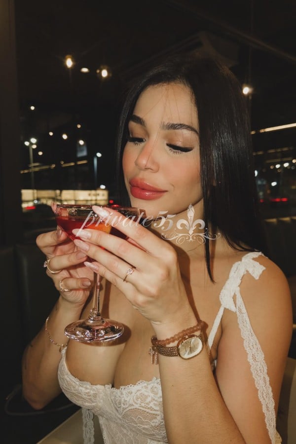 Public photo 8 of Livia  Villar