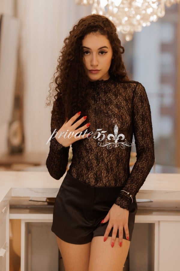 Júlia Castenari, garota de programa, foto 2
