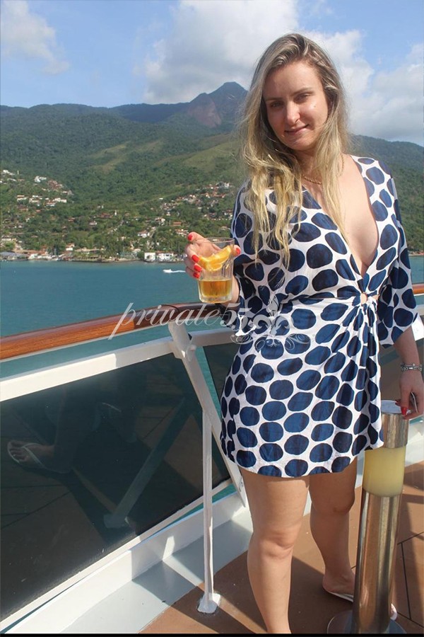Dominik Fox, garota de programa, foto 2