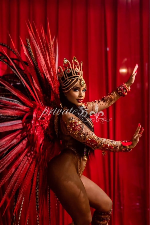 Public photo 4 of Maithe Moraes